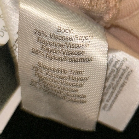 Cozy DKNY Cardigan size M/L - Picture 11 of 13